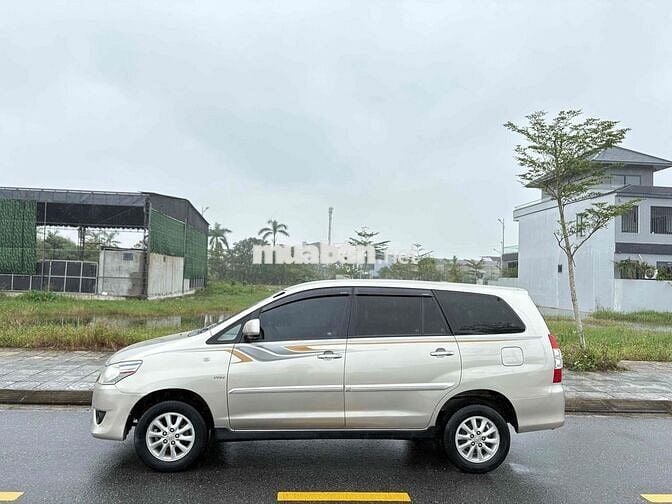 Toyota Innova 2013 G - 110000 km