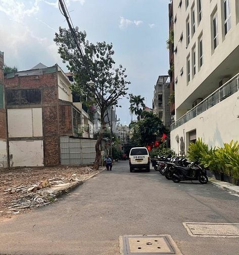 Giá 86 tỷ cần gấp bán lô đất ngang 11mx22m đường Hai Bà Trưng Q.3