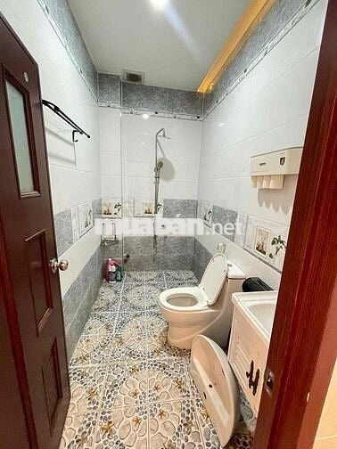 cho thuê nhà mặ tiền đừờng trần hoàng na