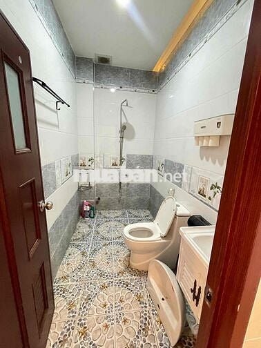 Nhà 4x15m trệt 2 lầu mặt tiền Trần Hoàng Na