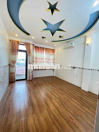 Nhà 4x15m trệt 2 lầu mặt tiền Trần Hoàng Na