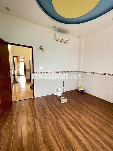 Nhà 4x15m trệt 2 lầu mặt tiền Trần Hoàng Na