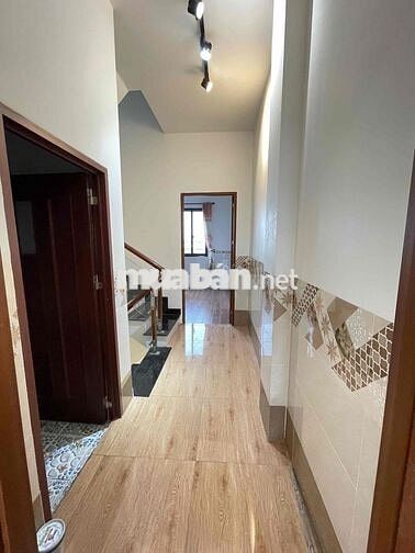 Nhà 4x15m trệt 2 lầu mặt tiền Trần Hoàng Na