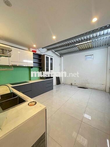 Nhà 4x15m trệt 2 lầu mặt tiền Trần Hoàng Na