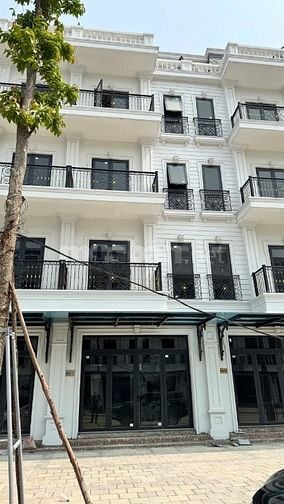 Nhà liền kề cho thuê tại Đông Dương Residence.