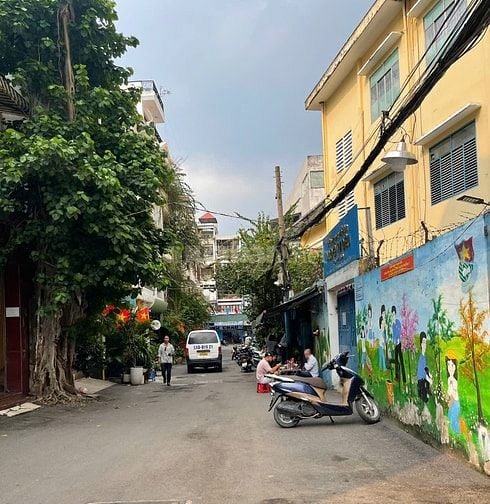 Giá 86 tỷ cần gấp bán lô đất ngang 11mx22m đường Hai Bà Trưng Q.3