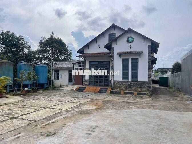 Nhà Lữ Gia bảo lộc - 1661m² (nở hậu 21m), có 200m² thổ cư đường lớn