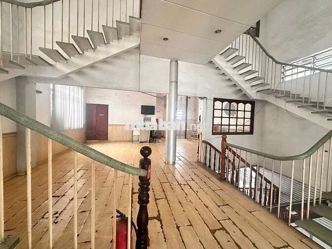 Cho Thuê Nhà Trệt 3 Lầu Góc 2MT 7,5M Trần Hưng Đạo Trung Tâm Cần Thơ