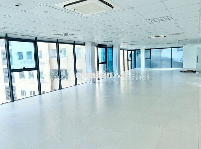 Cho thuê tòa nhà Bạch Đằng Tân Bình hầm 6 tầng gần sân bay giá tốt