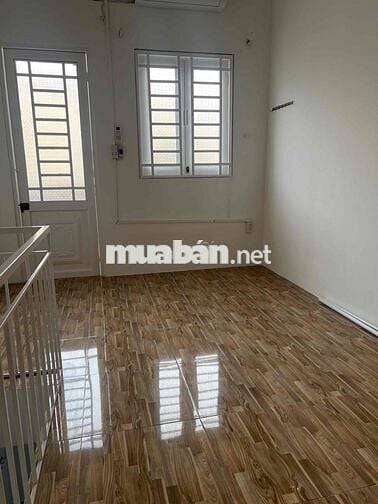 Cho thuê nhà nguyên căn hẻm xe hơi, điện nước chính