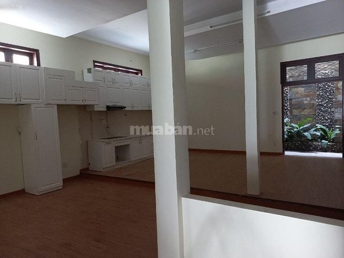 Bán biệt thự HXH 23 Nguyễn Hữu Cảnh  kết cấu 1T3L có 10PN ngay sát Q1