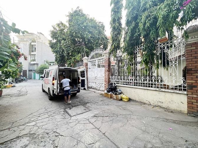 Bán biệt thự HXH 23 Nguyễn Hữu Cảnh  kết cấu 1T3L có 10PN ngay sát Q1