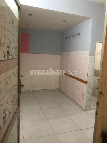 Thuê phòng lầu 1 - đường Phạm Thế Hiển