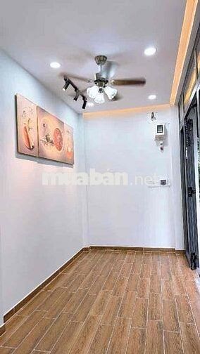 Nhà nhỏ xinh xinh ngang khủng 11m, vừa ở vừa kinh doanh