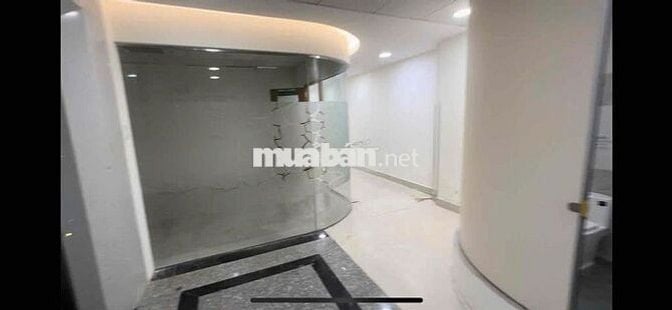 Cho thuê tòa nhà đường Hoàng Việt, DT 8x20m, hầm 7 tầng giá chỉ 200tr