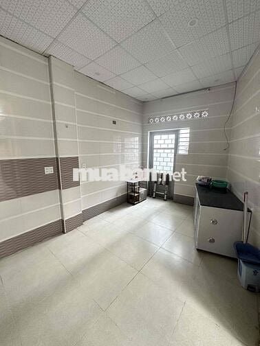 Cho thuê nhà mặt tiền nguyên căn