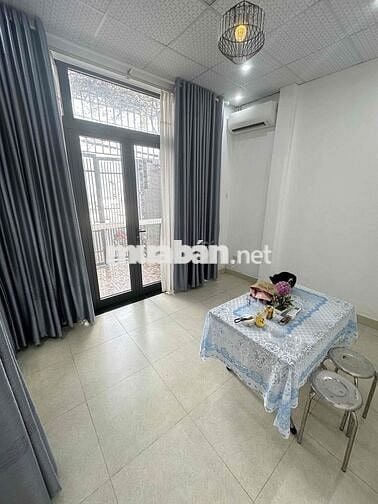 Cho thuê nhà mặt tiền nguyên căn