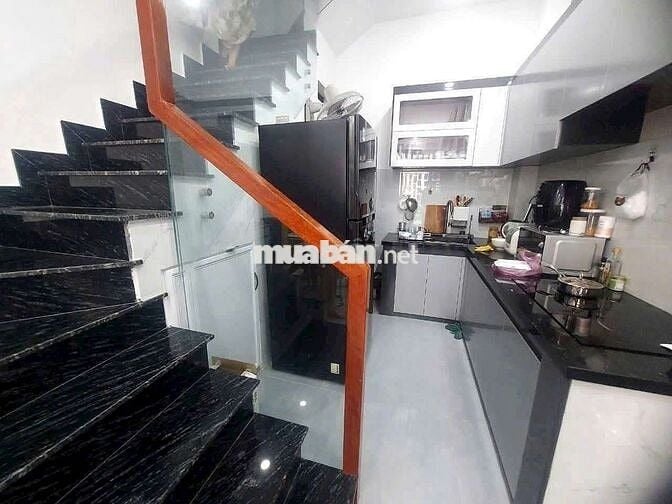 Bán nhà mới 4 Tầng  gần ngay đường Phan Xích Long, Q. PN