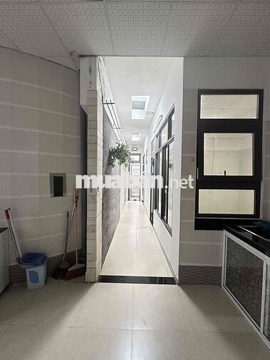 Cho thuê nhà mặt tiền nguyên căn