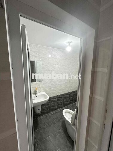 Cho thuê nhà mặt tiền nguyên căn