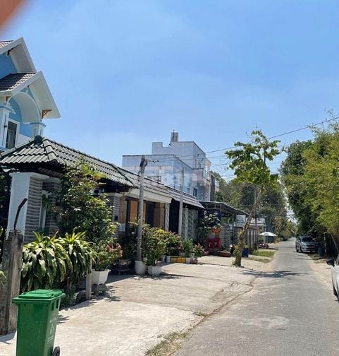 KHÔNG XOAY KỊP TIỀN TRẢ NỢ-BÁN GẤP MT ĐƯỜNG TT CỦ CHI 222M2 SHR 800TR