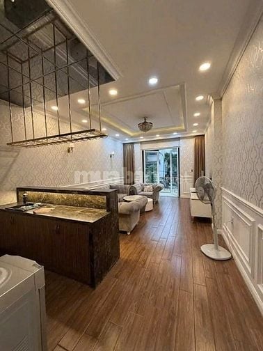 CHO THUÊ NHÀ CÓ HẦM VÀ THANG MÁY - 18BIS/6 NGUYỄN THỊ MINH KHAI, Q1