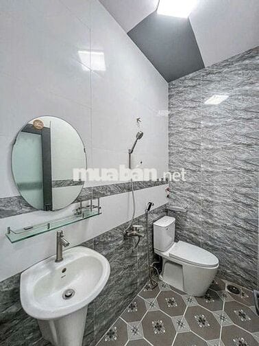 NHÀ 2 LẦU ĐẸP - KHU CÔNG TY 8 - CÁI RĂNG, TPCT