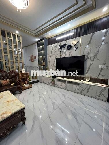 BÁN NHÀ 3 LẦU KVH TÂY ĐÔ. Sổ hồng hc 7TY2.DTSD 234MV. LỘ 40m.4pn.