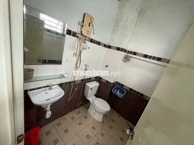 Phòng cho1-2 người, 30m2 Nội Thất Cơ Bản,Ngay CĐ GTVT Văn Cao, Tân Phú