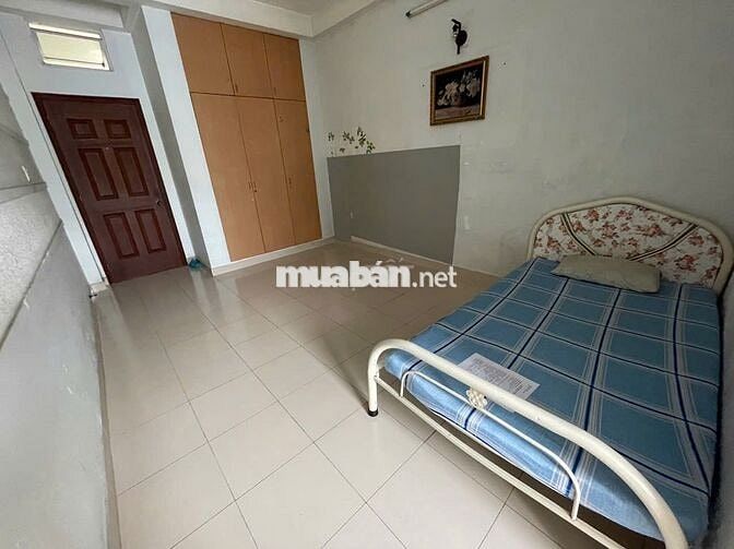 Phòng cho1-2 người, 30m2 Nội Thất Cơ Bản,Ngay CĐ GTVT Văn Cao, Tân Phú