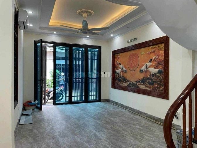 Cho thuê nhà  Thạch Bàn Long Biên, thang máy, oto tránh chỉ 12tr/thag