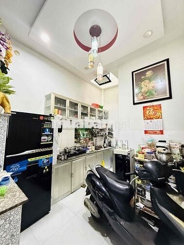 GIÁP QUẬN 11 – HẺM XE TẢI THÔNG – 4 TẦNG + 8 PHÒNG TRỌ – GIẢM 1,5 TỶ