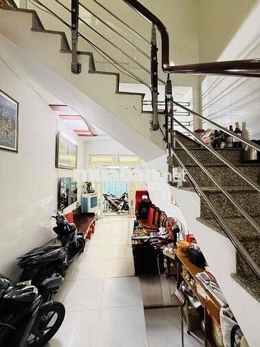 GIÁP QUẬN 11 – HẺM XE TẢI THÔNG – 4 TẦNG + 8 PHÒNG TRỌ – GIẢM 1,5 TỶ