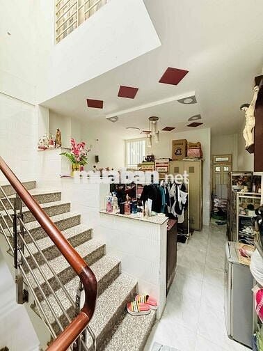 GIÁP QUẬN 11 – HẺM XE TẢI THÔNG – 4 TẦNG + 8 PHÒNG TRỌ – GIẢM 1,5 TỶ