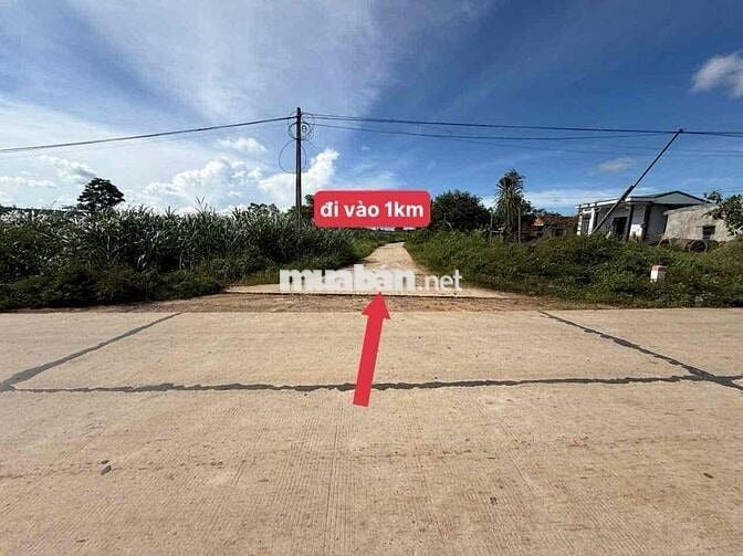 ĐẤT GIÁP SÔNG CHẤT ĐẤT PHA ĐỎ Ở GẦN TRUNG TÂM EAKAR