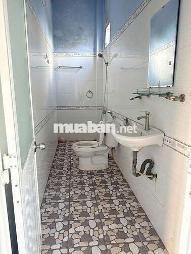 Bán nhà sổ hồng gần kdc phong phú.