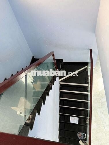 Bán nhà sổ hồng gần kdc phong phú.