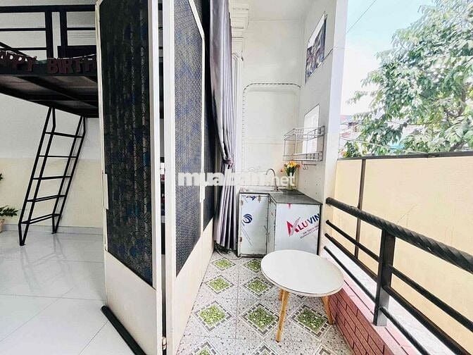 Duplex ban công-Tách bếp-Ngay cầu Chữ Y