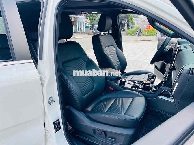 Everest Titanium 2024 lướt 7.600km Xe Tại Ford