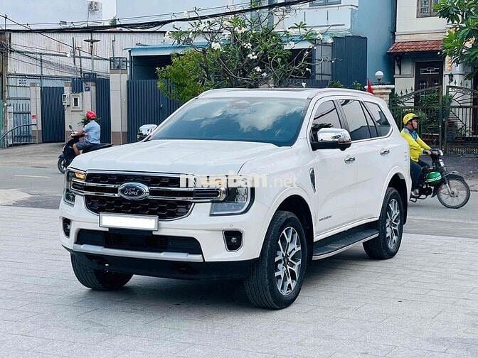 Everest Titanium 2024 lướt 7.600km Xe Tại Ford
