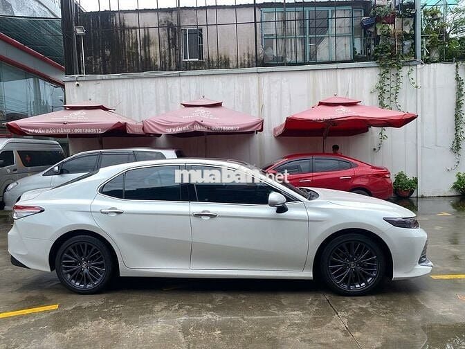 Toyota Camry 2.5Q 2021, Trắng Ngọc Trai - 54271 km