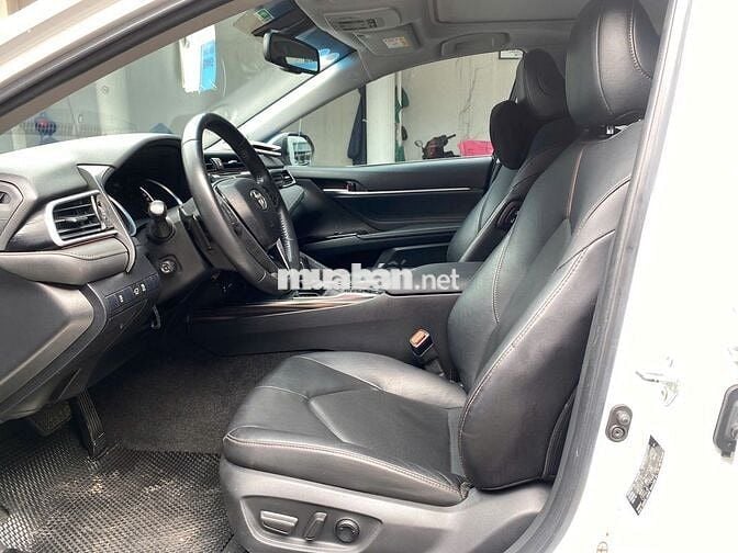 Toyota Camry 2.5Q 2021, Trắng Ngọc Trai - 54271 km