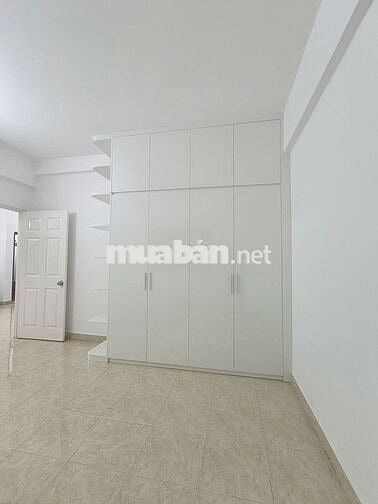 Bán căn hộ H3 - Hoàng Diệu , Q4