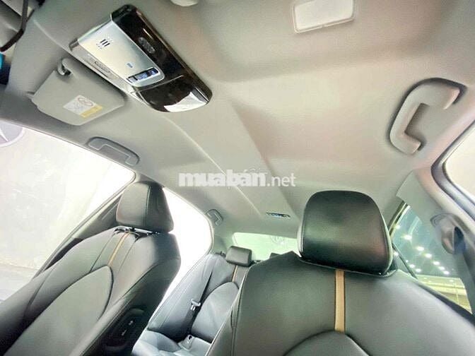 Toyota Camry 2021 2.0G - 15000 km siêu lướt