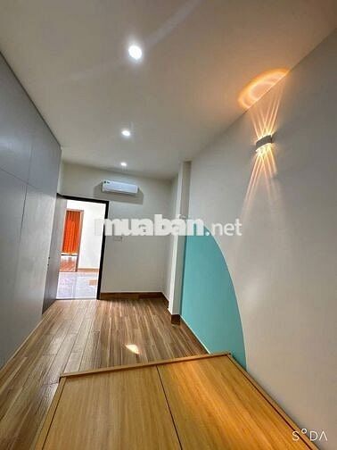 Cần tiền nên mới bán nhà tâm huyết.