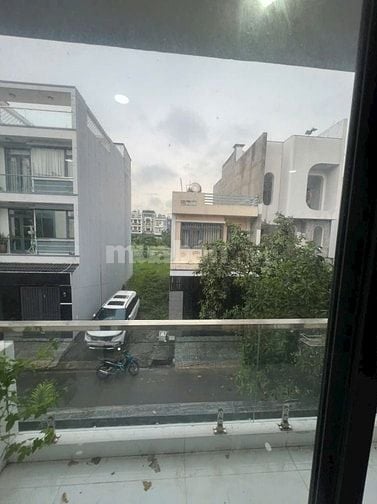 Bán nhà 4 tầng 2 mặt tiền 4 Phòng ngủ 5 tolet full nội thất 