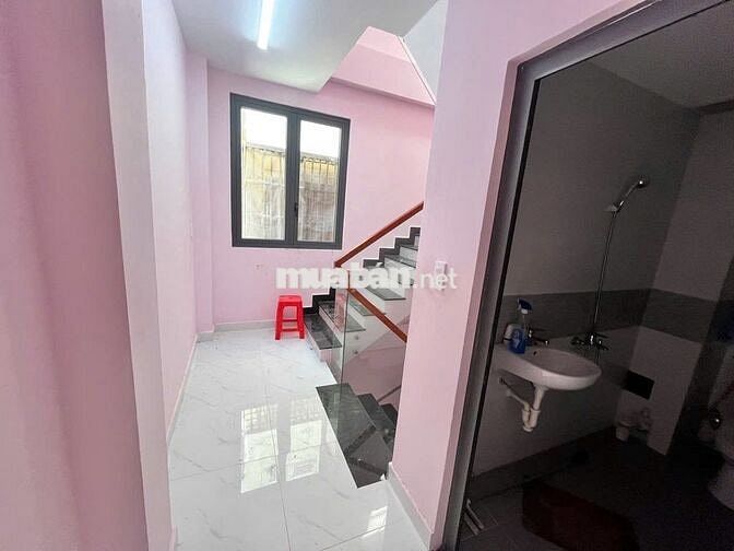 NHÀ 3 TẦNG 4X15 MỚI XÂY, TRỐNG SUỐT CÁC TẦNG, HẺM TẢI, SÁT VẠN PHÚC