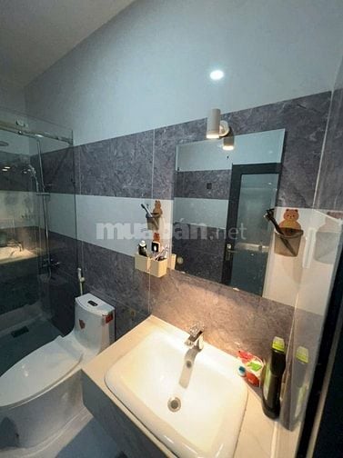 Bán nhà 4 tầng 2 mặt tiền 4 Phòng ngủ 5 tolet full nội thất 