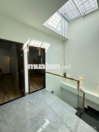 Cần tiền nên mới bán nhà tâm huyết.