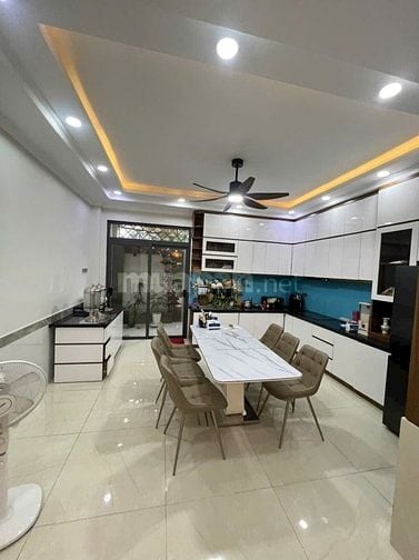 Bán nhà 4 tầng 2 mặt tiền 4 Phòng ngủ 5 tolet full nội thất 